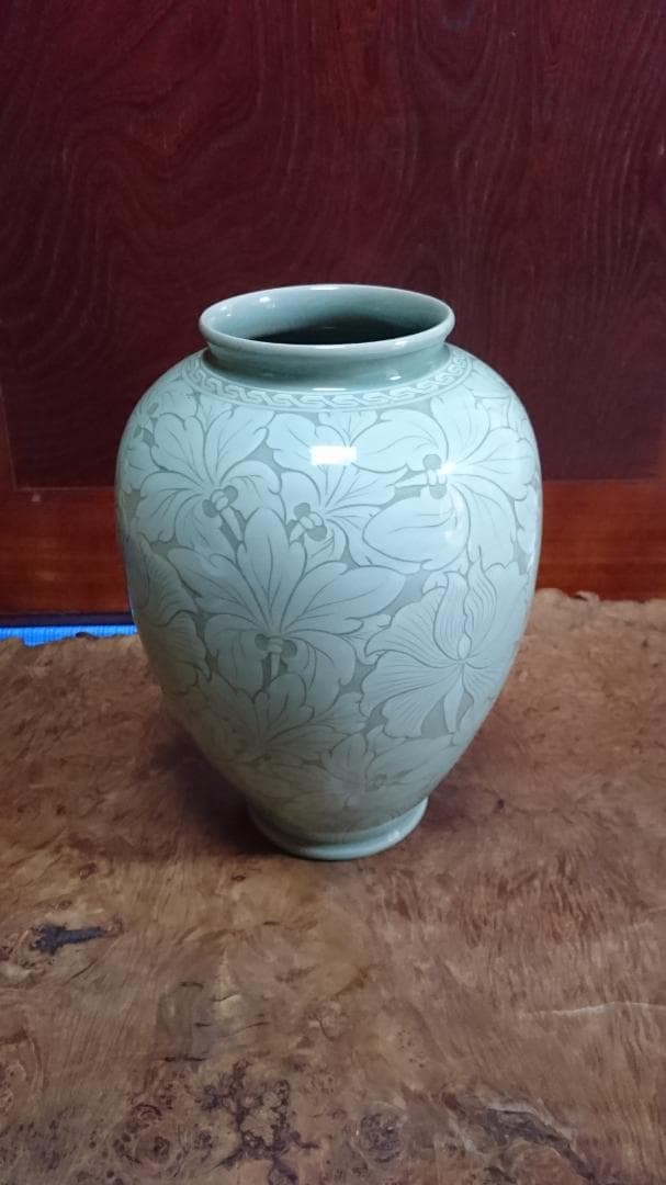 花瓶　石峰　縦23cm×横23cm×高33cm　重さ4kg　焼き物