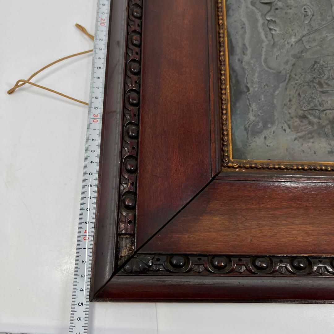 菊紋入　銅製レリーフ額　44.5×38.7×5㎝　東Y7-0501②タトオ
