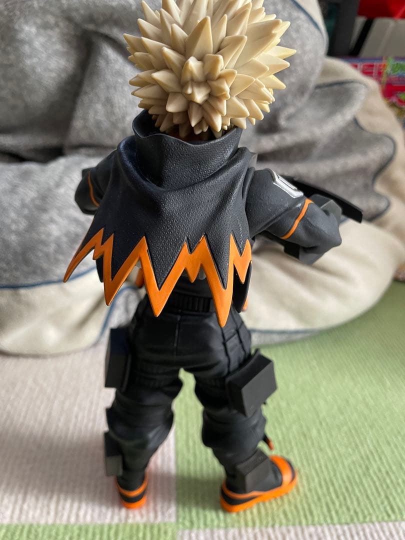 爆豪　フィギュア