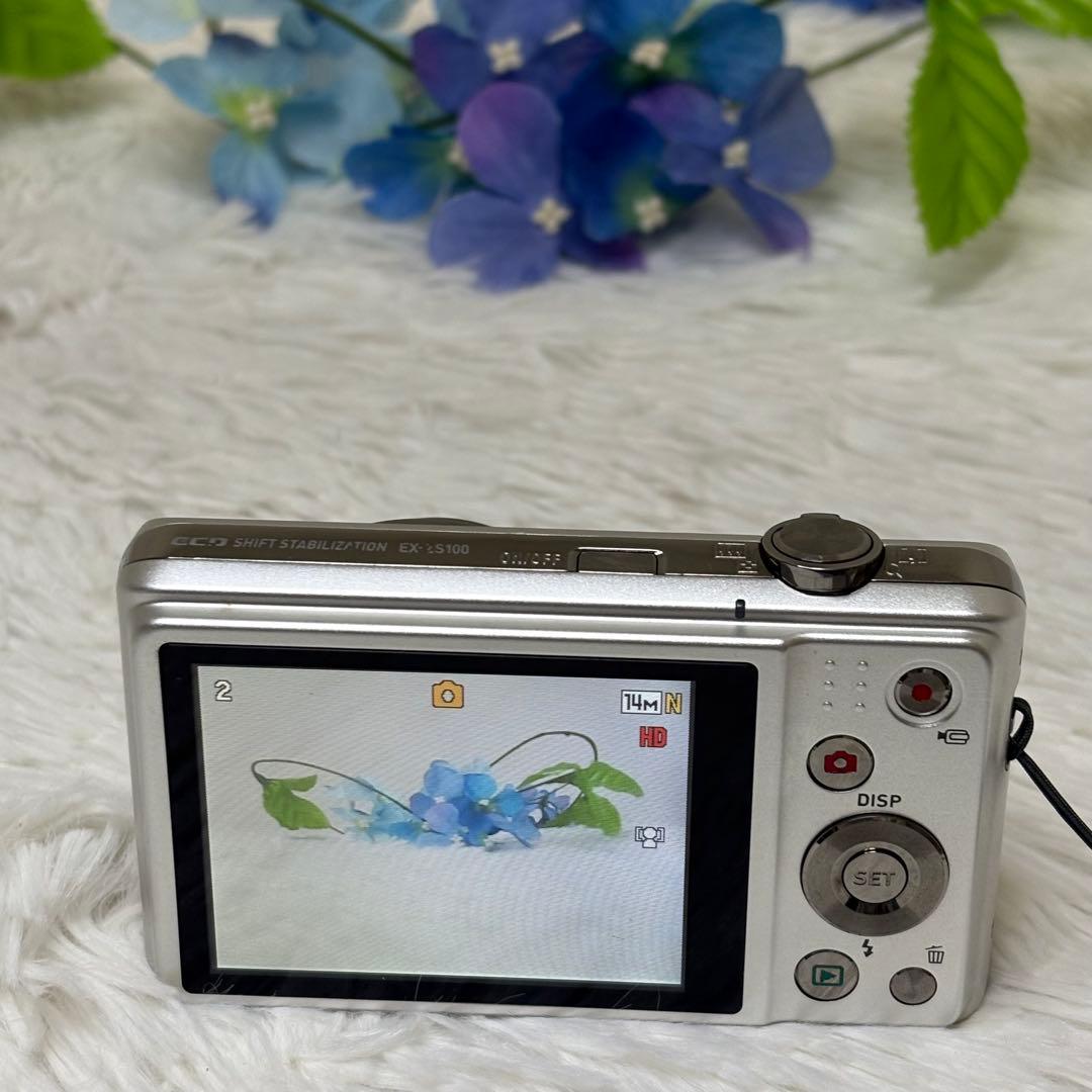 CASIO カメラ　エクシリム　EX-ZS100 シルバー　コンデジ　動作品