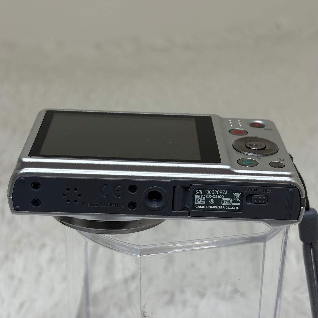 CASIO カメラ　エクシリム　EX-ZS100 シルバー　コンデジ　動作品
