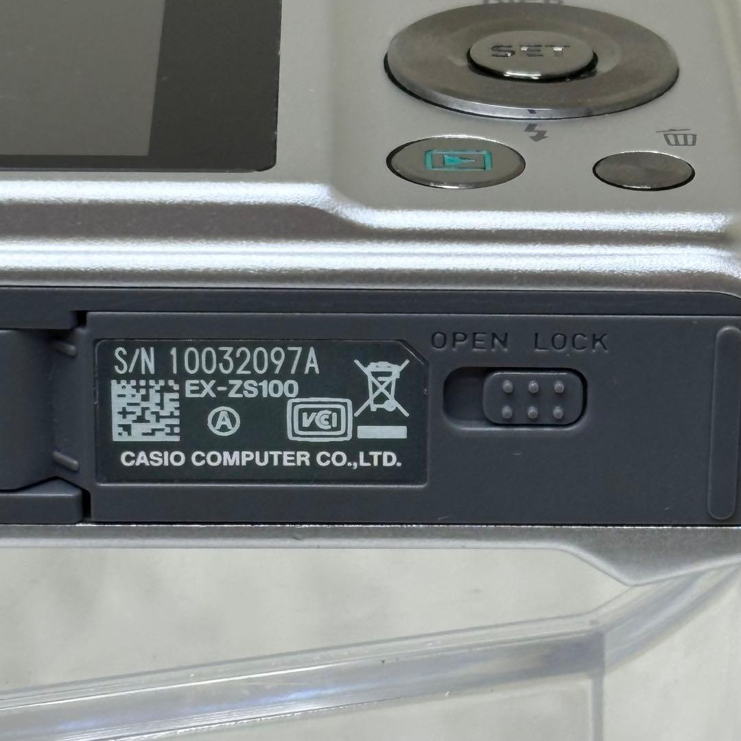 CASIO カメラ　エクシリム　EX-ZS100 シルバー　コンデジ　動作品