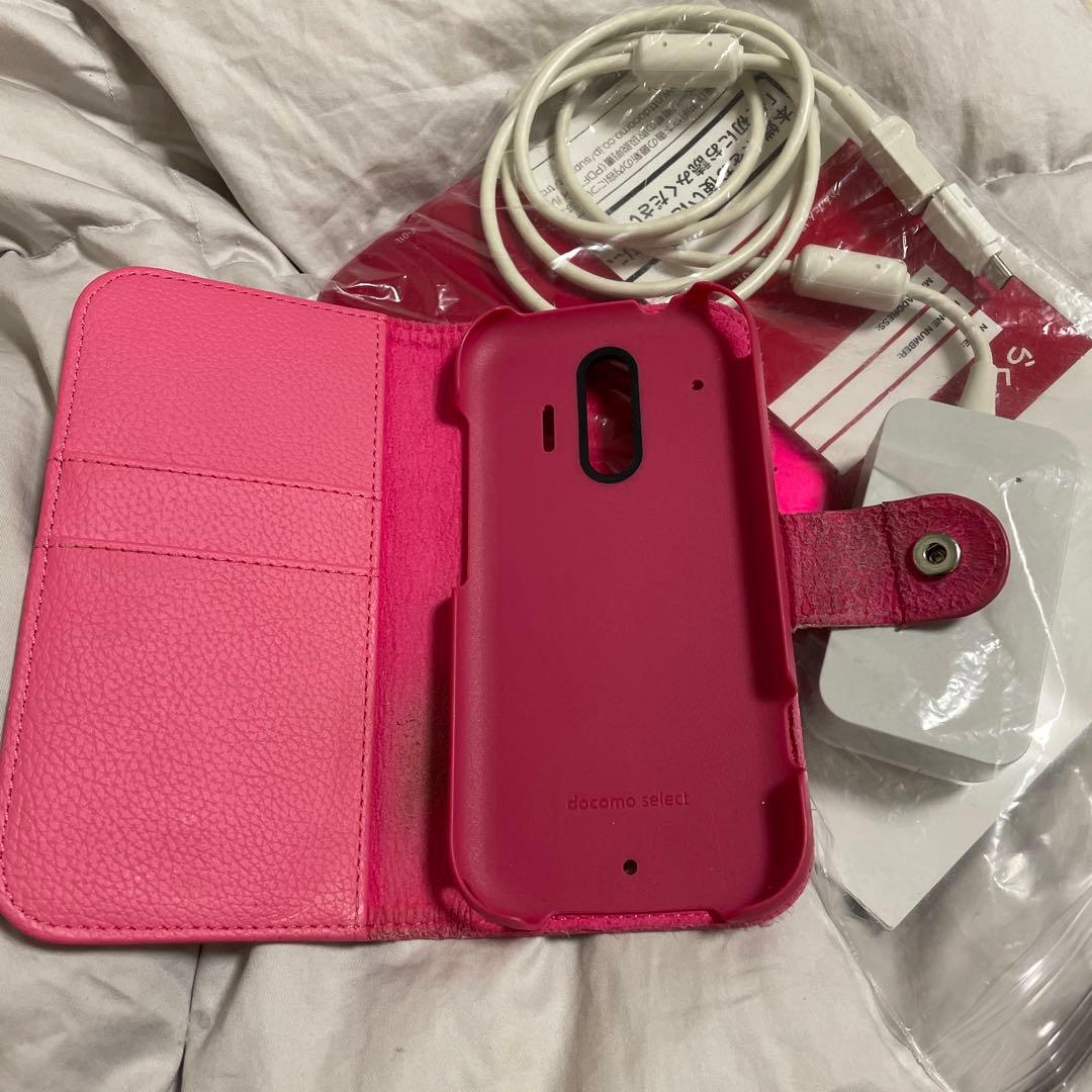 ドコモ　らくらくスマートフォン me (F-01L)