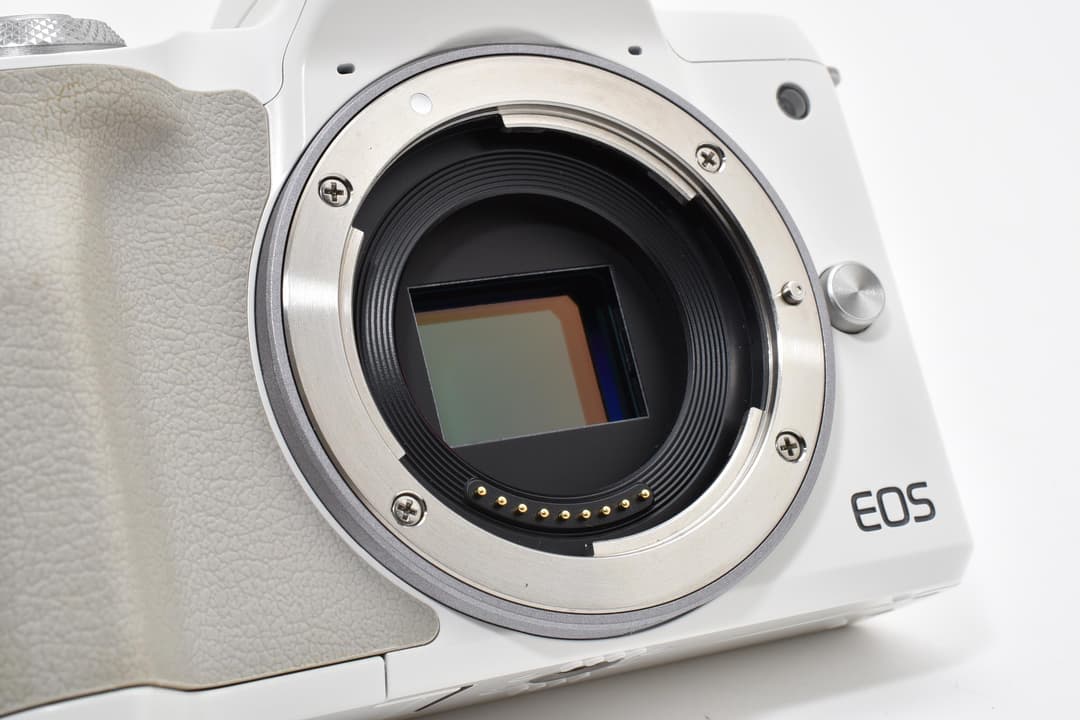 Canon EOS Kiss M2 ボディ ホワイト 2085