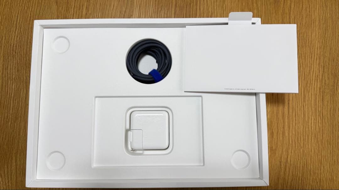 美品 MacBook Air ミッドナイト 13インチ M4