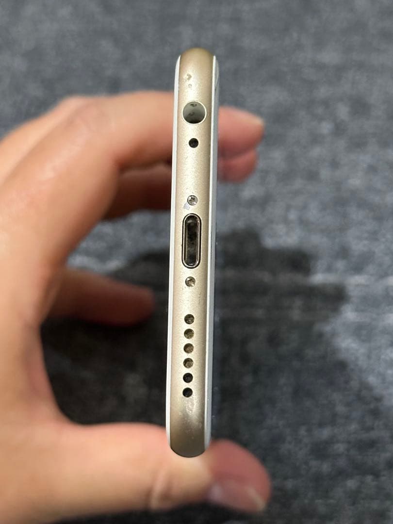 iPhone6s SIMロック 64GB バッテリー最大容量93%