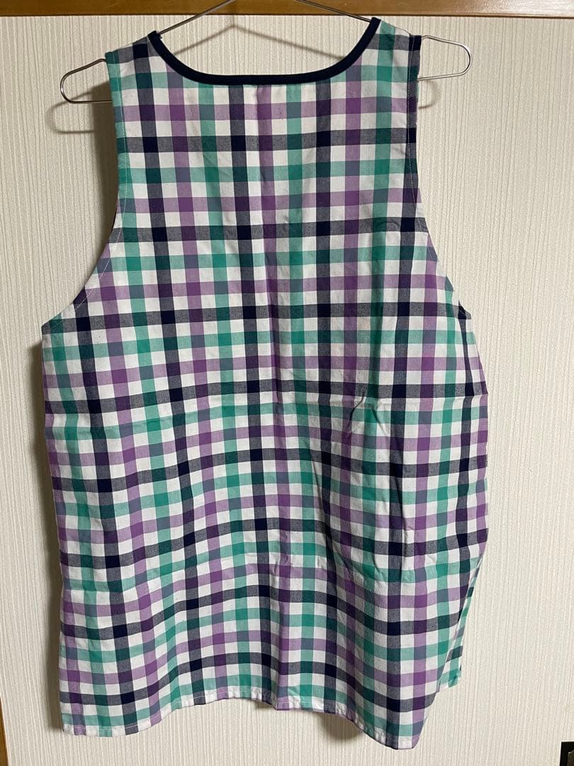 エプロン　保育士　介護士