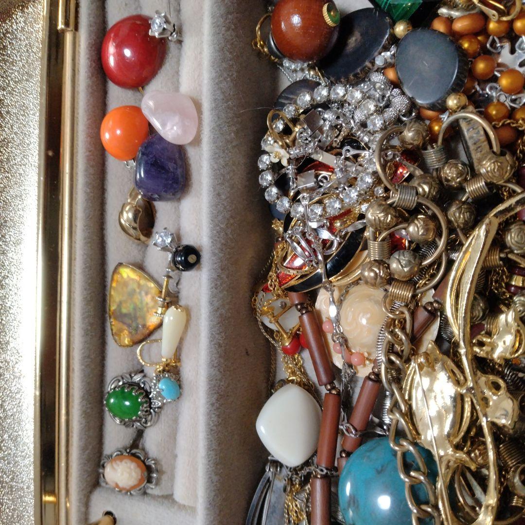 指輪・ブレスレット・ネックレスなど