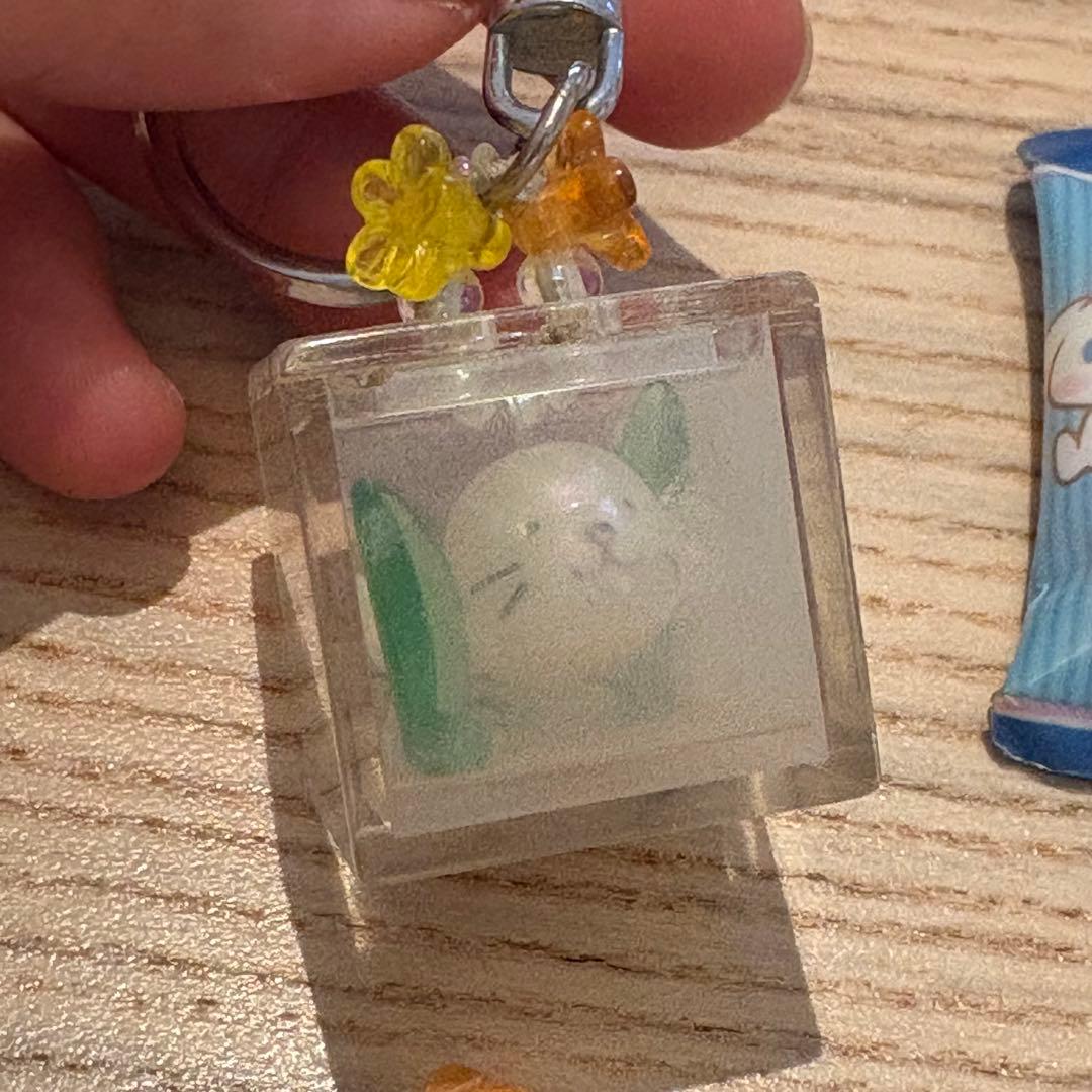 【激レア】平成レトロ　シャカシャカチャーム　サンリオ　ぎんしゃりさん　しろたん