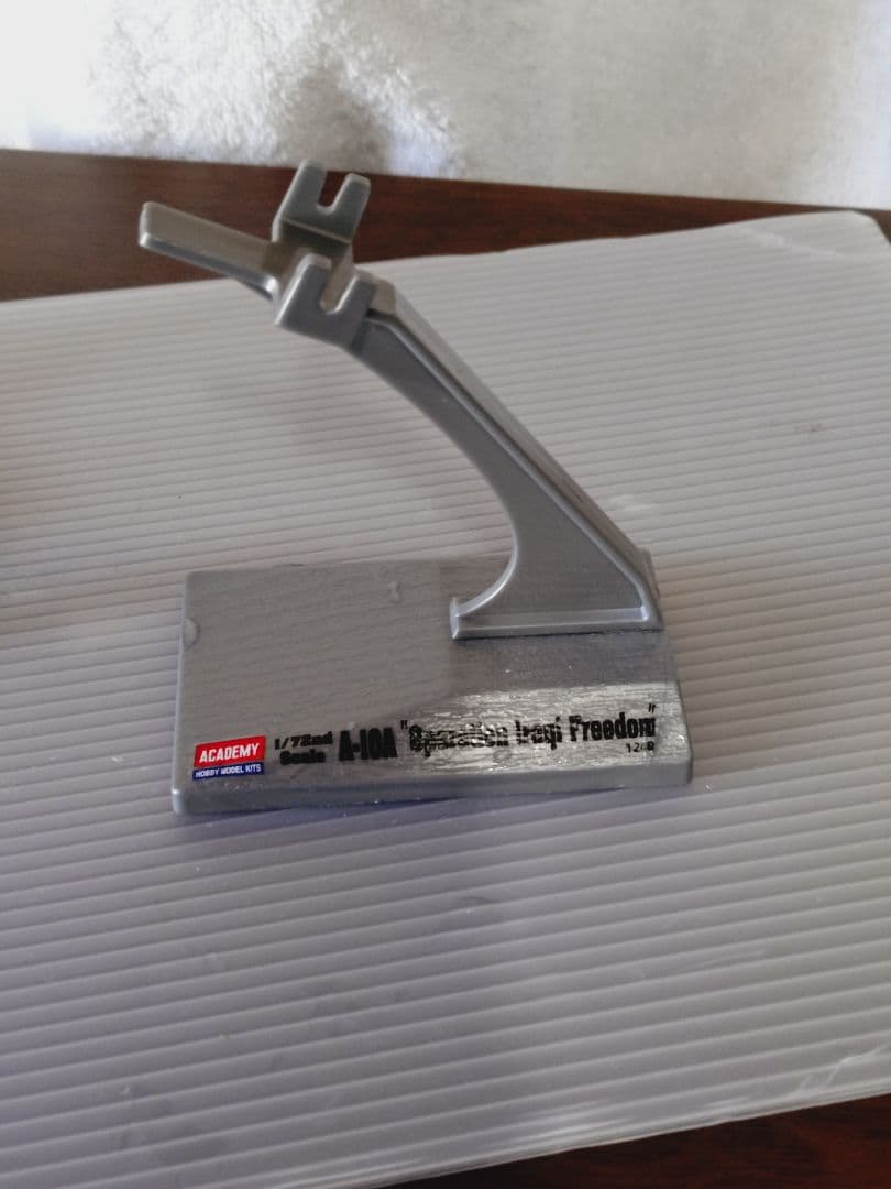 新春セール！美品完成品！空の重戦車 米空軍 A-10A サンダーボルト1/72