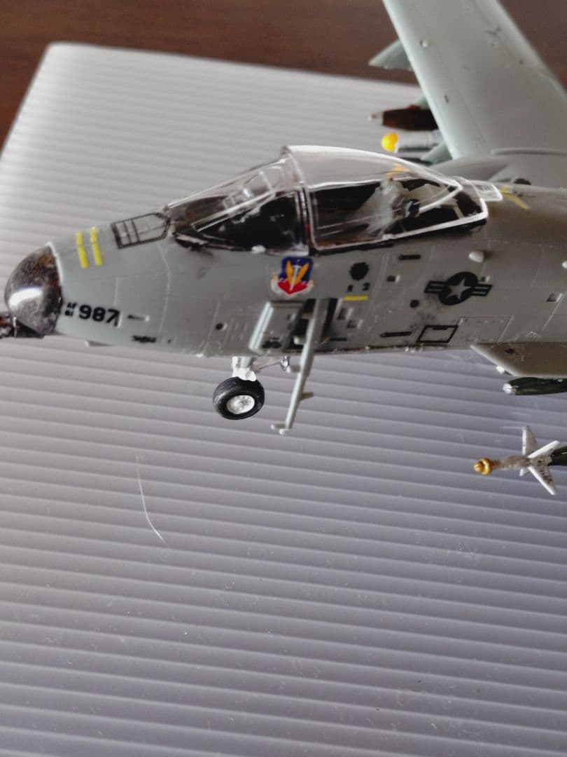 新春セール！美品完成品！空の重戦車 米空軍 A-10A サンダーボルト1/72