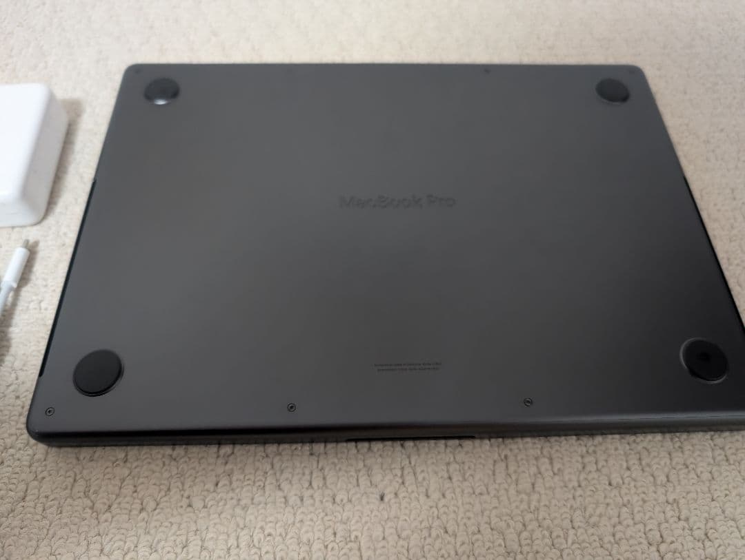 Apple MacBook Pro M3 pro 14インチ USキー 18gb