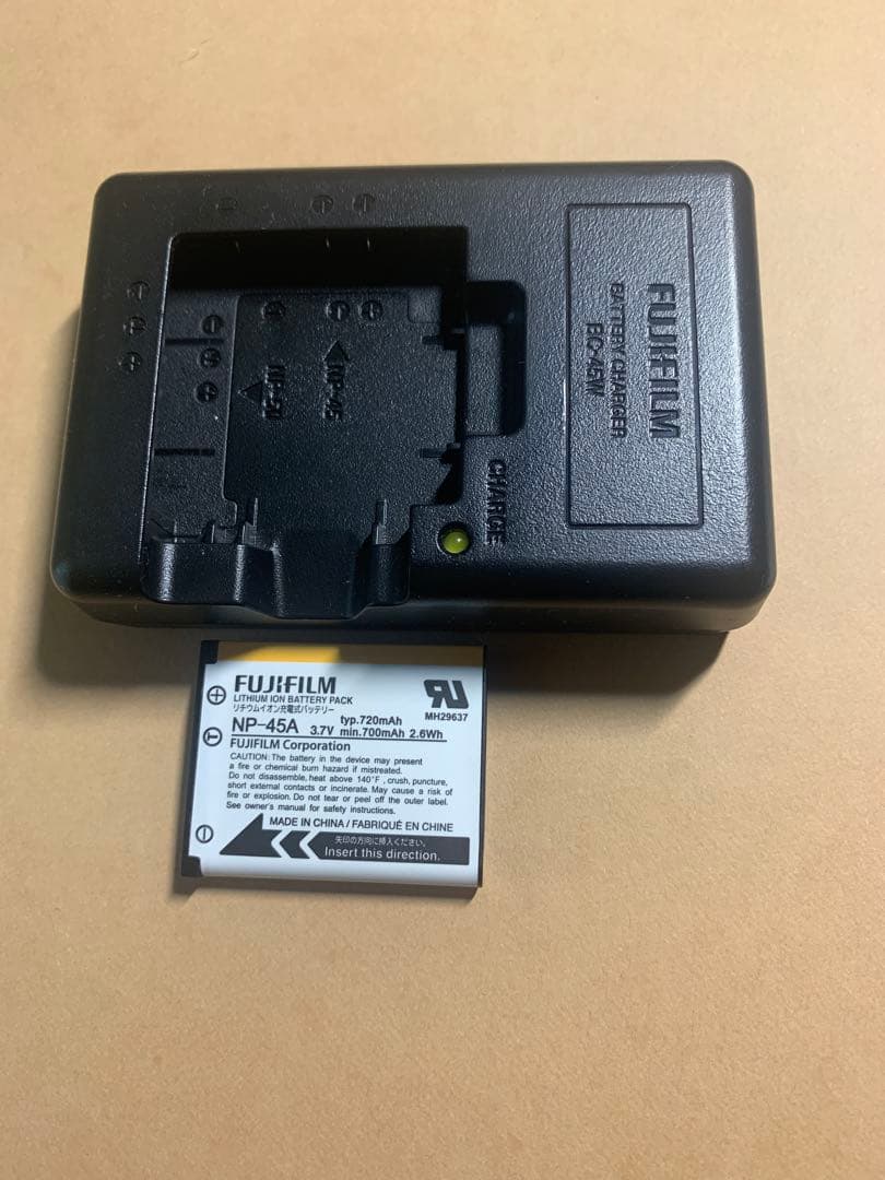 美品　デジカメFujifilm FinePix Z 充電器付き