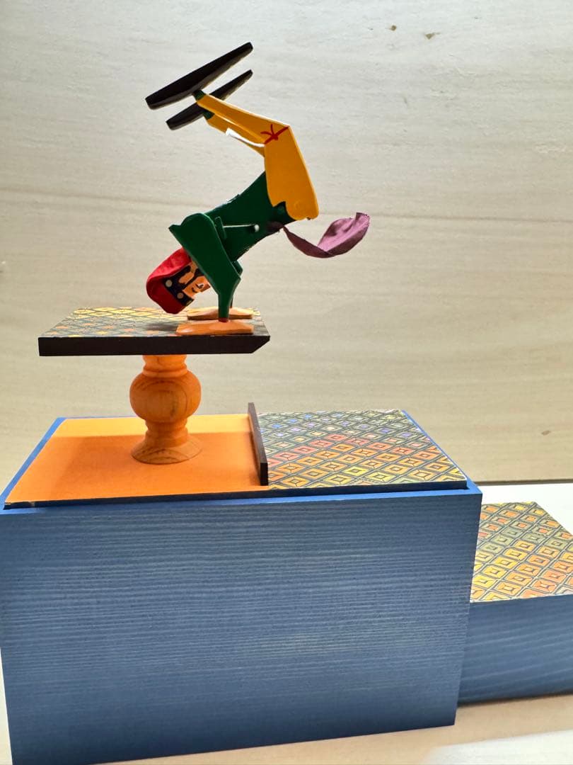 ハリー ヴェルナー　カラクリ玩具 ザイフェン　木のおもちゃ