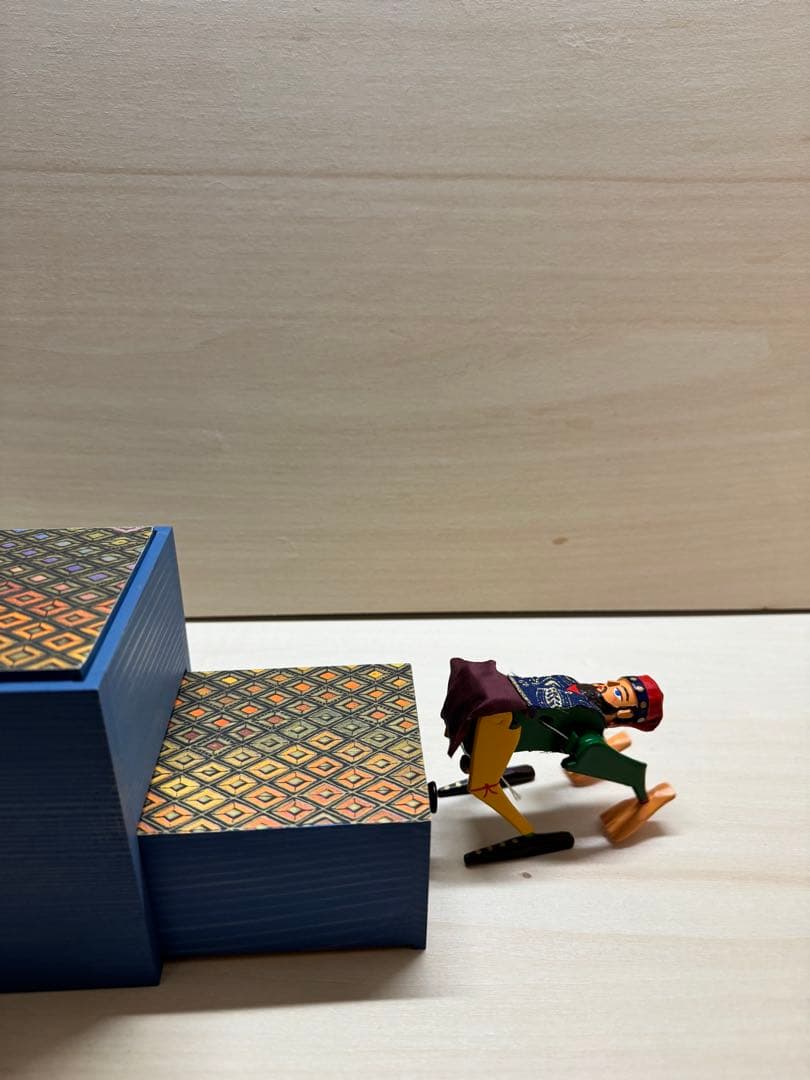 ハリー ヴェルナー　カラクリ玩具 ザイフェン　木のおもちゃ