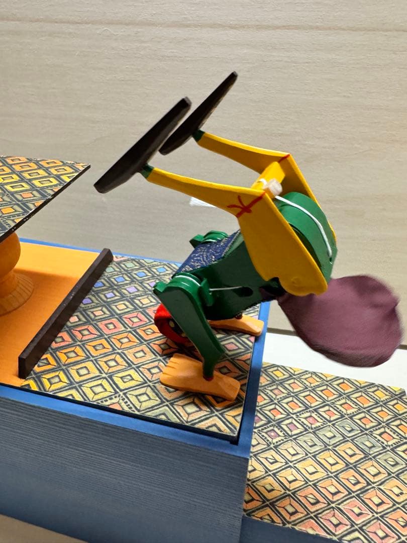 ハリー ヴェルナー　カラクリ玩具 ザイフェン　木のおもちゃ