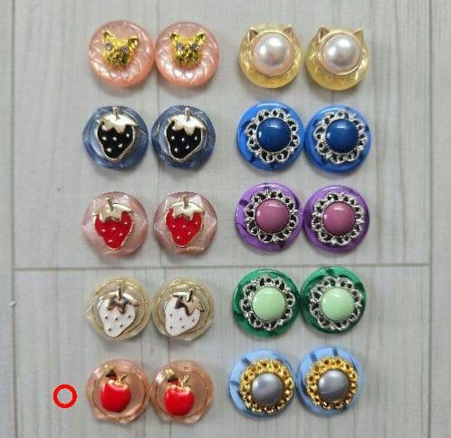 ももちゃろす様◆専用 ボタンカボション◆ハンドメイド・レトロボタンカボション