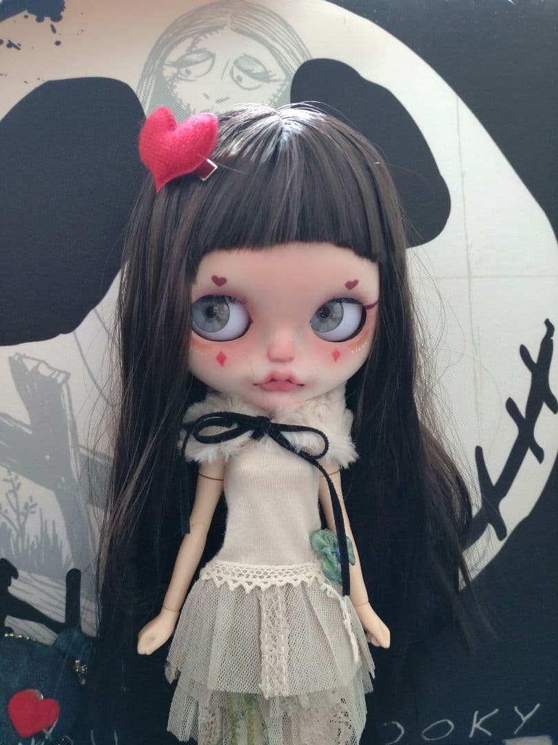 カスタムアイシードールダークブラウンフェイスアウトフィット付き