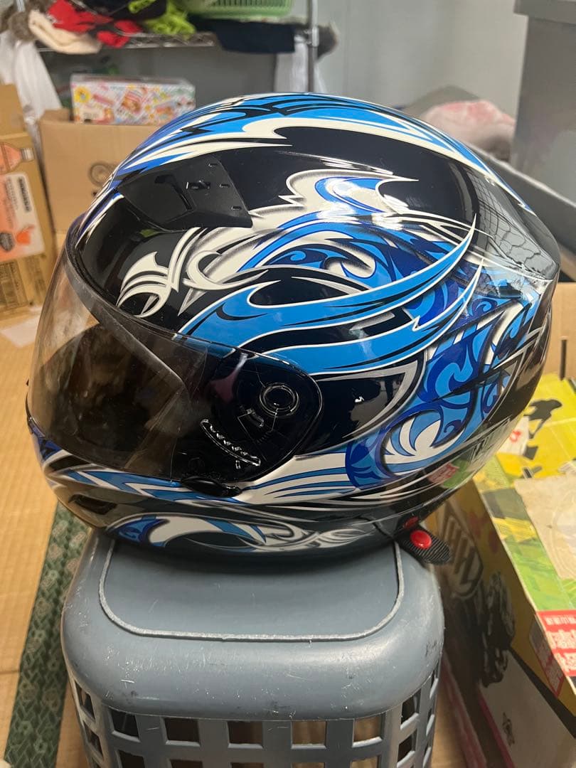 フルフェイスヘルメット 青黒グラフィック