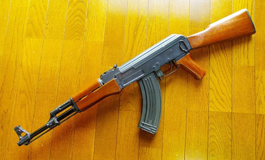 東京マルイ AK47 社外製バッテリー＆充電器付きフルセット