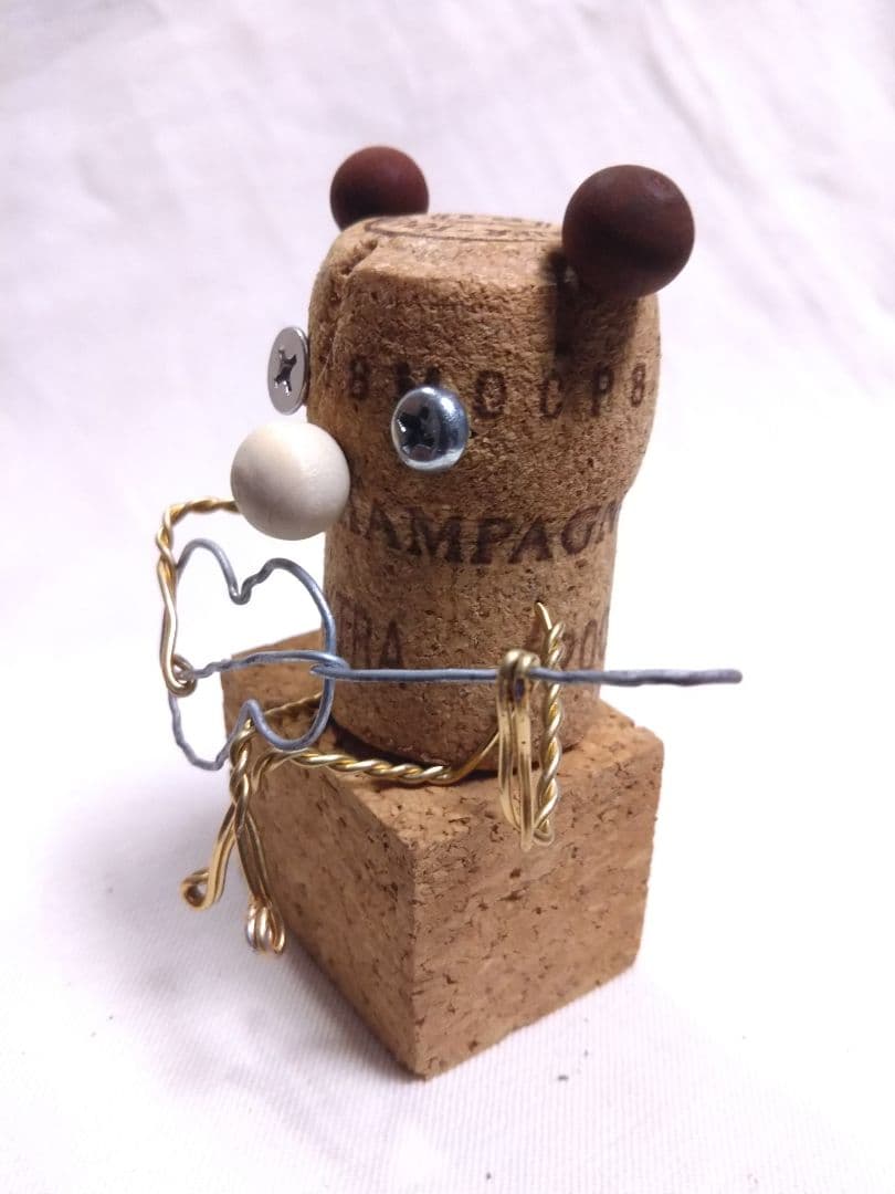 ハンドメイド ギターを弾く熊 コルク人形 茶耳