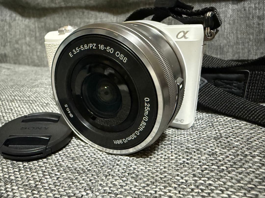 SONY α5100 ミラーレス一眼カメラ ホワイト／望遠ズームレンズ