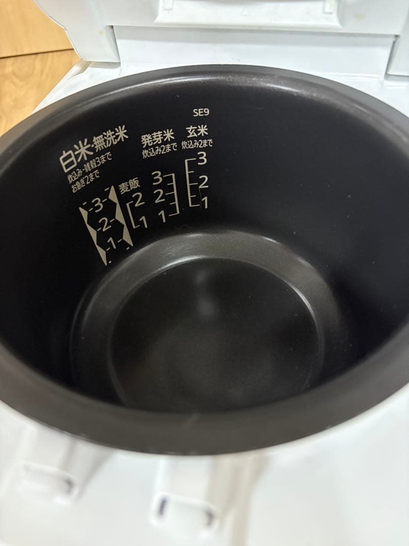 Mitsubishi NJ-SEA06-W炊飯器 ホワイト