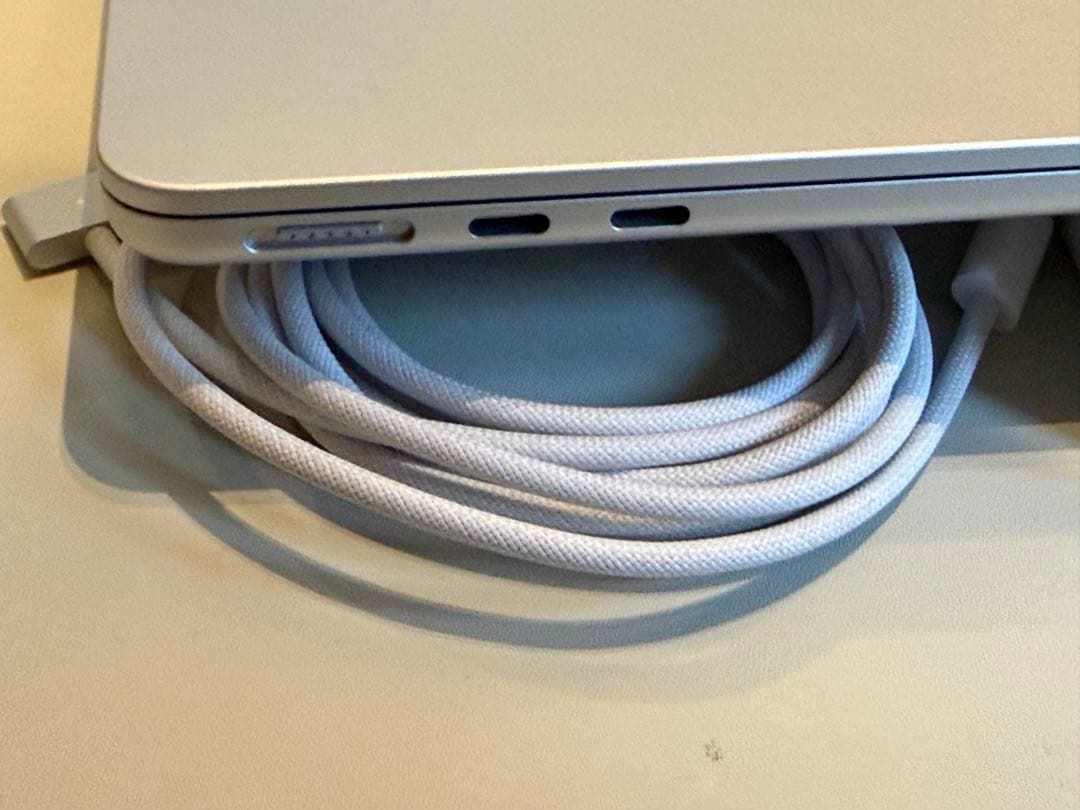 MacBook Air 13.6インチ M3 16GB US