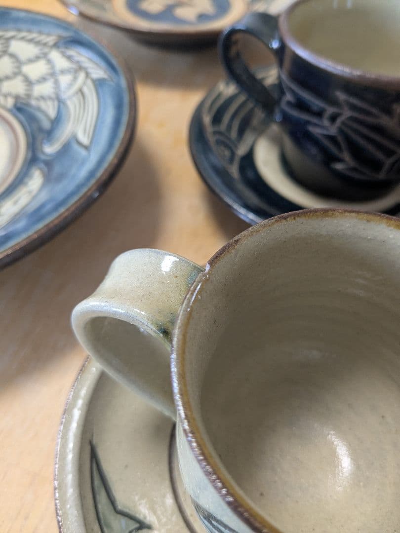 沖縄やちむんカップ＆ソーサーとお皿セット【金城敏男氏・宮城須美子氏作】