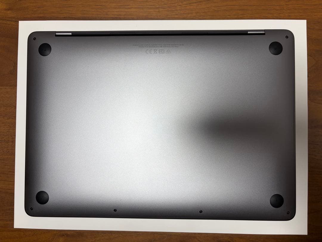 美品❗️MacBook Pro 2022 M2チップ 16GB グレイ