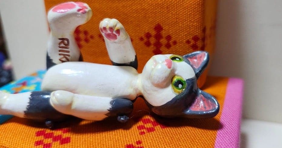 猫ちゃん人形　グレー ハチワレ ビスクドール風　ミニョネット ミニチュアドール