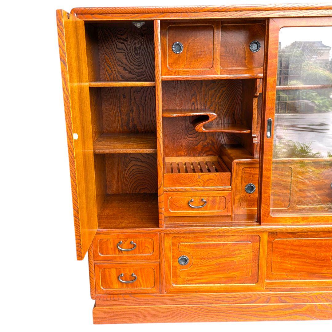 時を超えて愛される伝統の和家具。和室にも洋室にも映える、一生ものの逸品