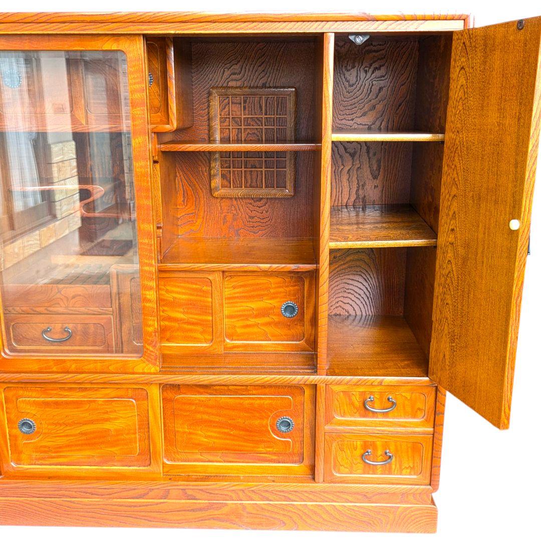 時を超えて愛される伝統の和家具。和室にも洋室にも映える、一生ものの逸品