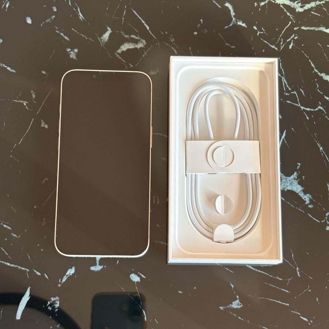 iPhone16e 本体 128GB SIMフリー　バッテリー100%