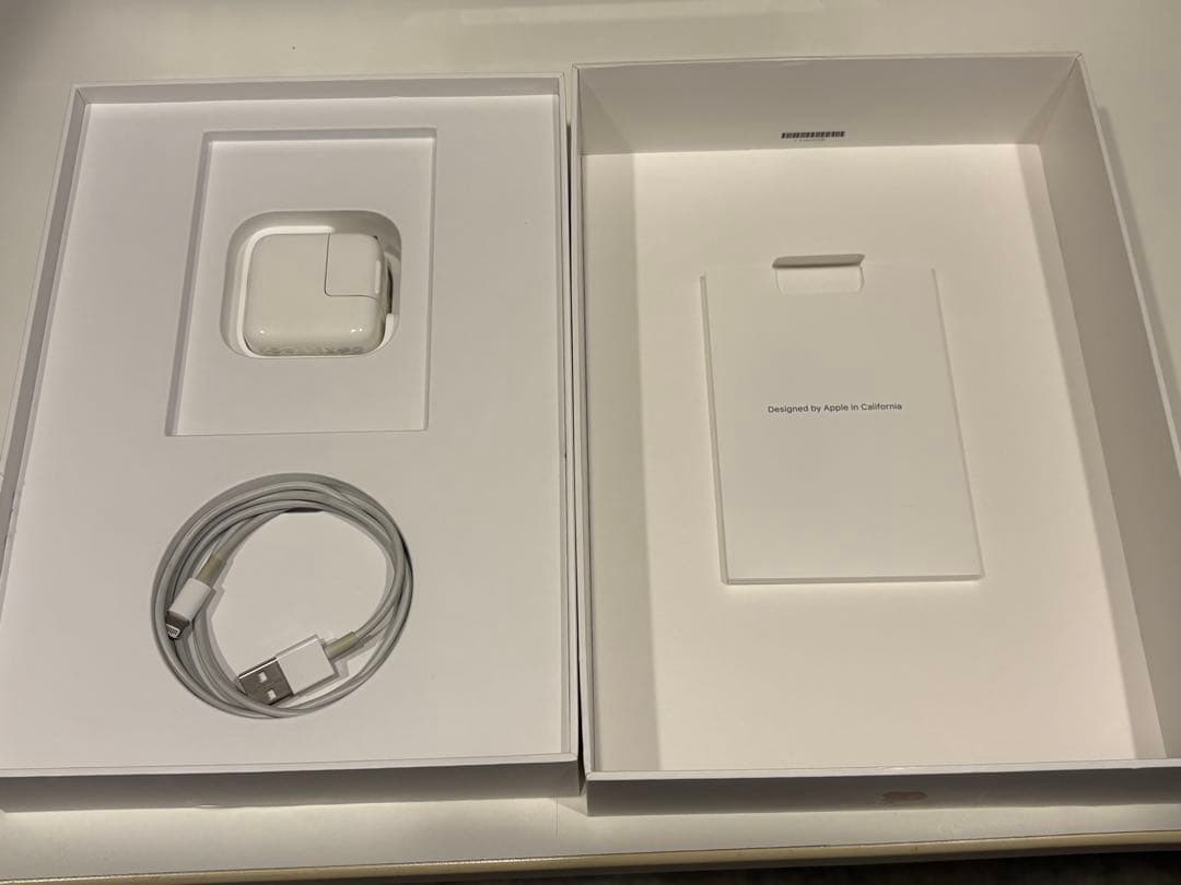 iPad 第６世代　WiFiモデル　ゴールド 32GB