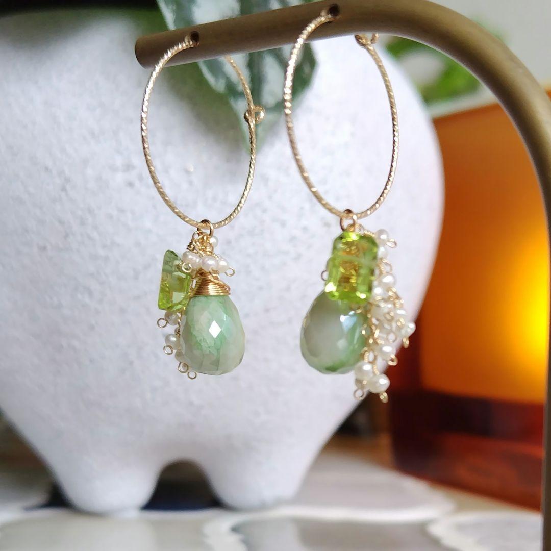 １4Kgf天然石ピアス　カラーコーティングムーンストーンのクリームソーダ(^^)