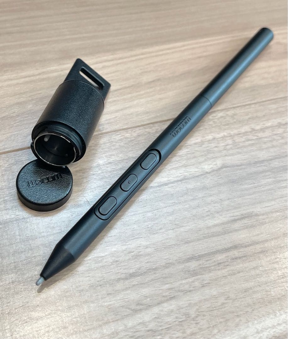 美品　Wacom Cintiq 16 DTK168 新型　ワコム　液タブ