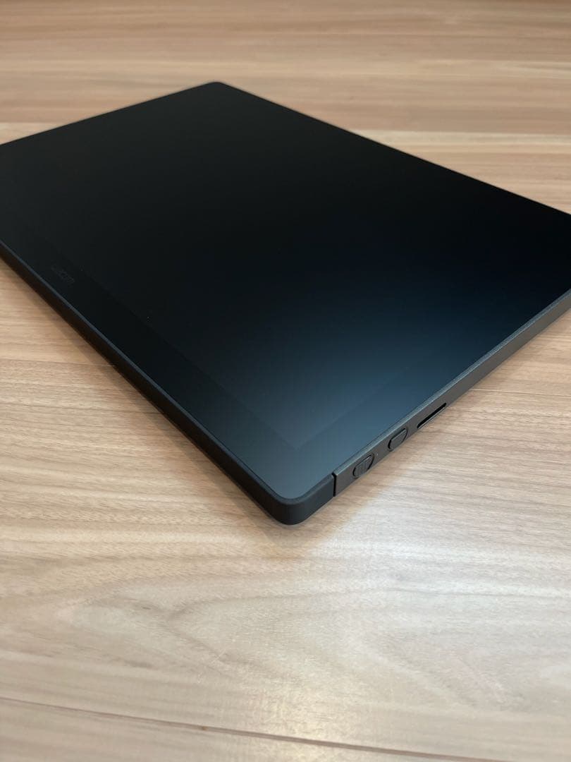 美品　Wacom Cintiq 16 DTK168 新型　ワコム　液タブ
