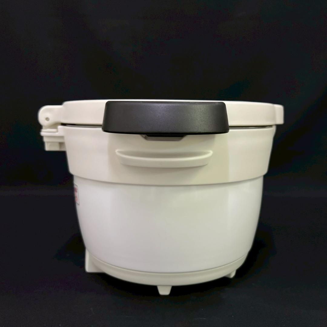未使用 サーモス シャトルシェフ 真空保温調理器 KBB-1602 モノホワイト