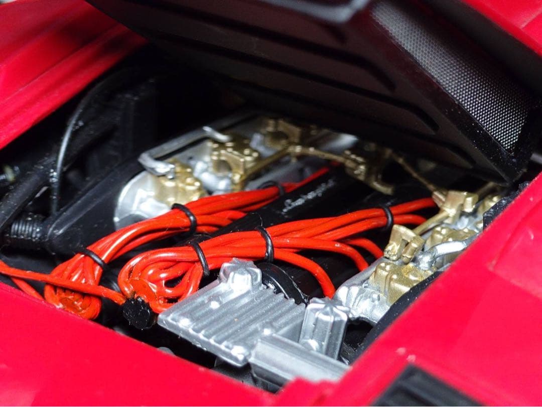 Kyosho 1:18 Lamborghini Countach LP400 赤