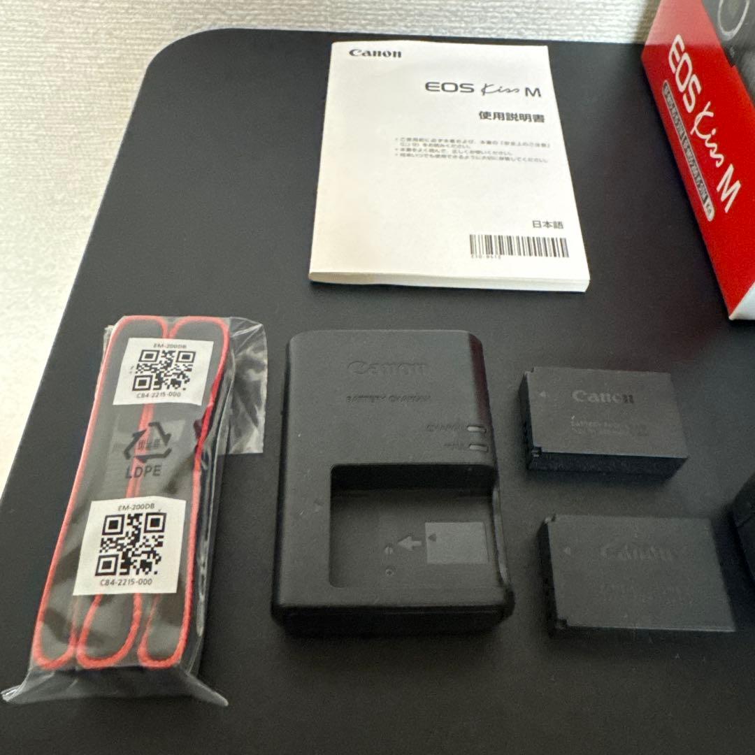 みや【Canon】EOS Kiss M ダブルズームキット