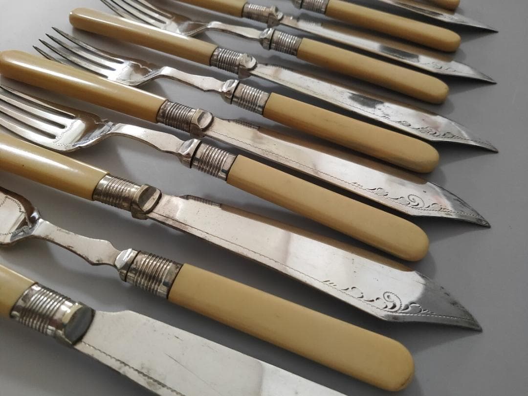 英国ヴィンテージ シルバープレート ナイフ フォーク 12本 (L10)