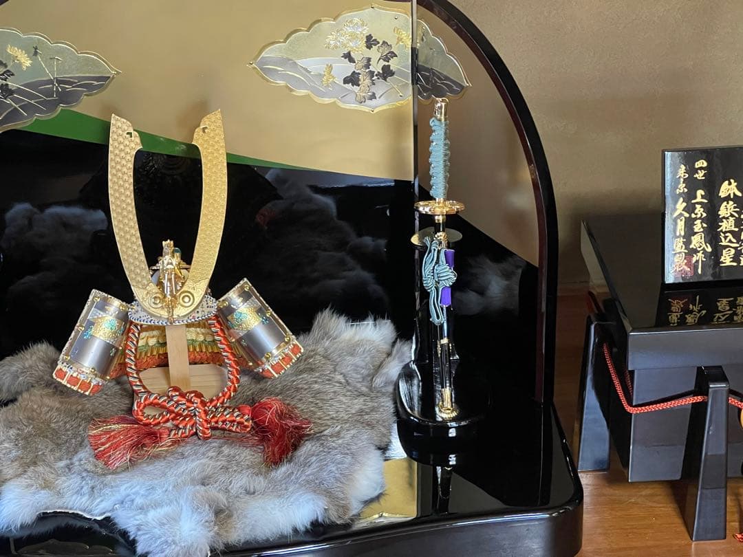 久月の兜飾り一式、大谷翔平のエンゼルがホームランの時冠る兜を思い出して、