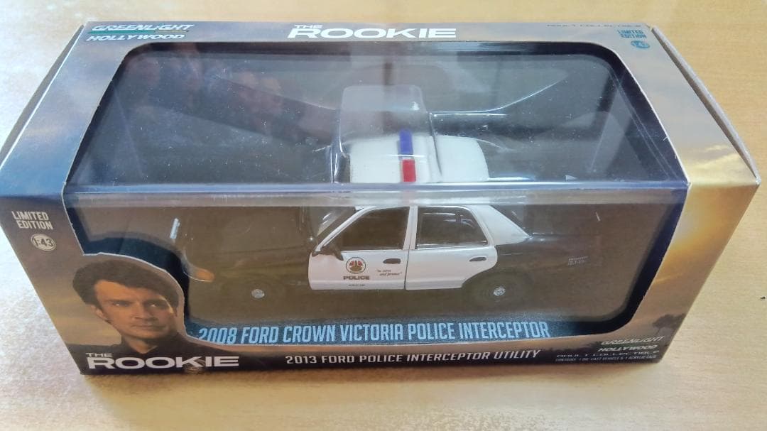 1/43 2008 クラウンビクトリア LAPD ロサンゼルス市警 Rookie