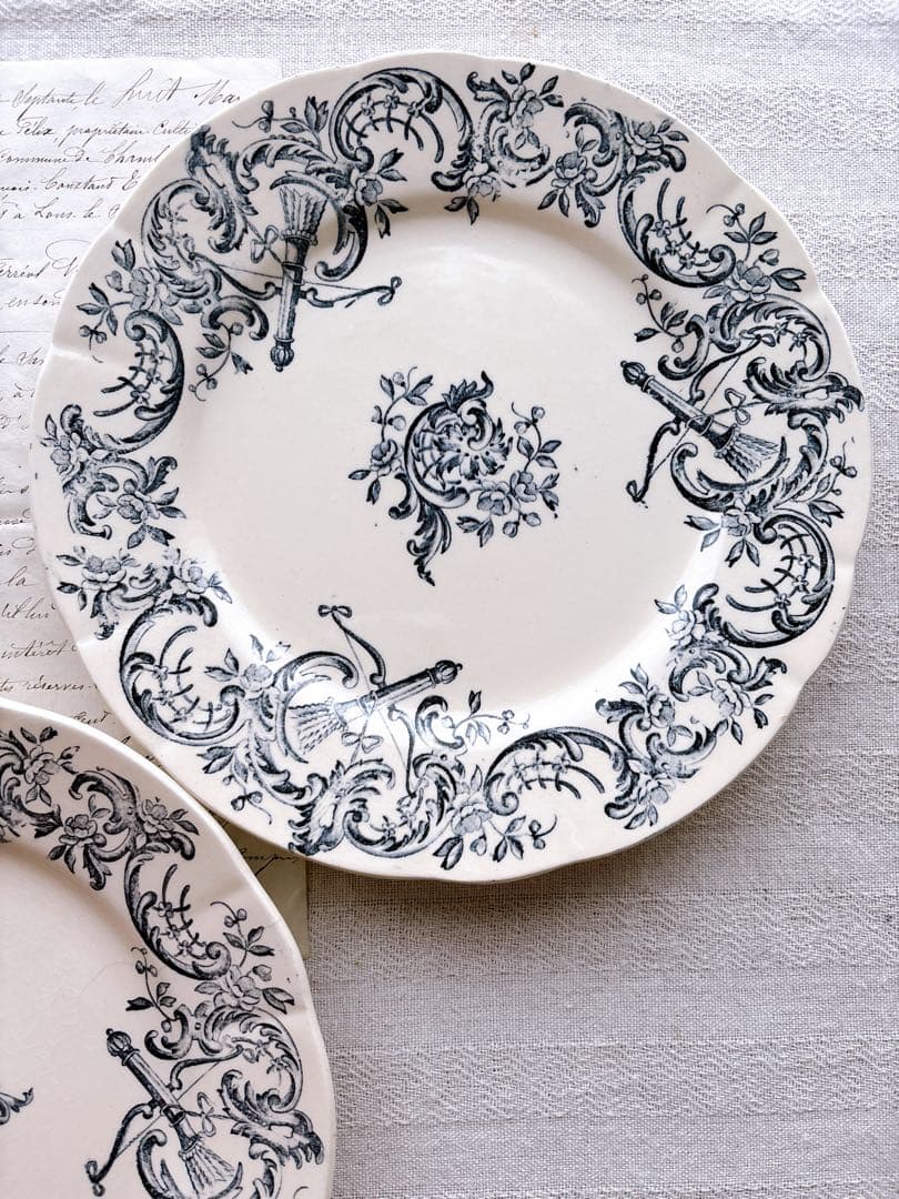 フランスアンティーク　Longchamp helenaシリーズプレート①