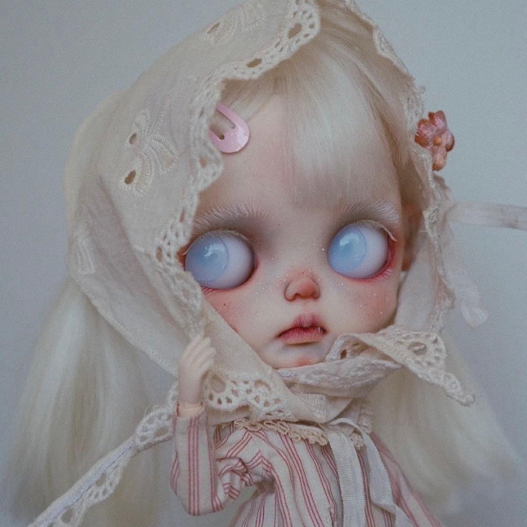 カスタムブライス 幼い かわいい 海外作家様 吸血鬼 Yuliちゃん アルビノ