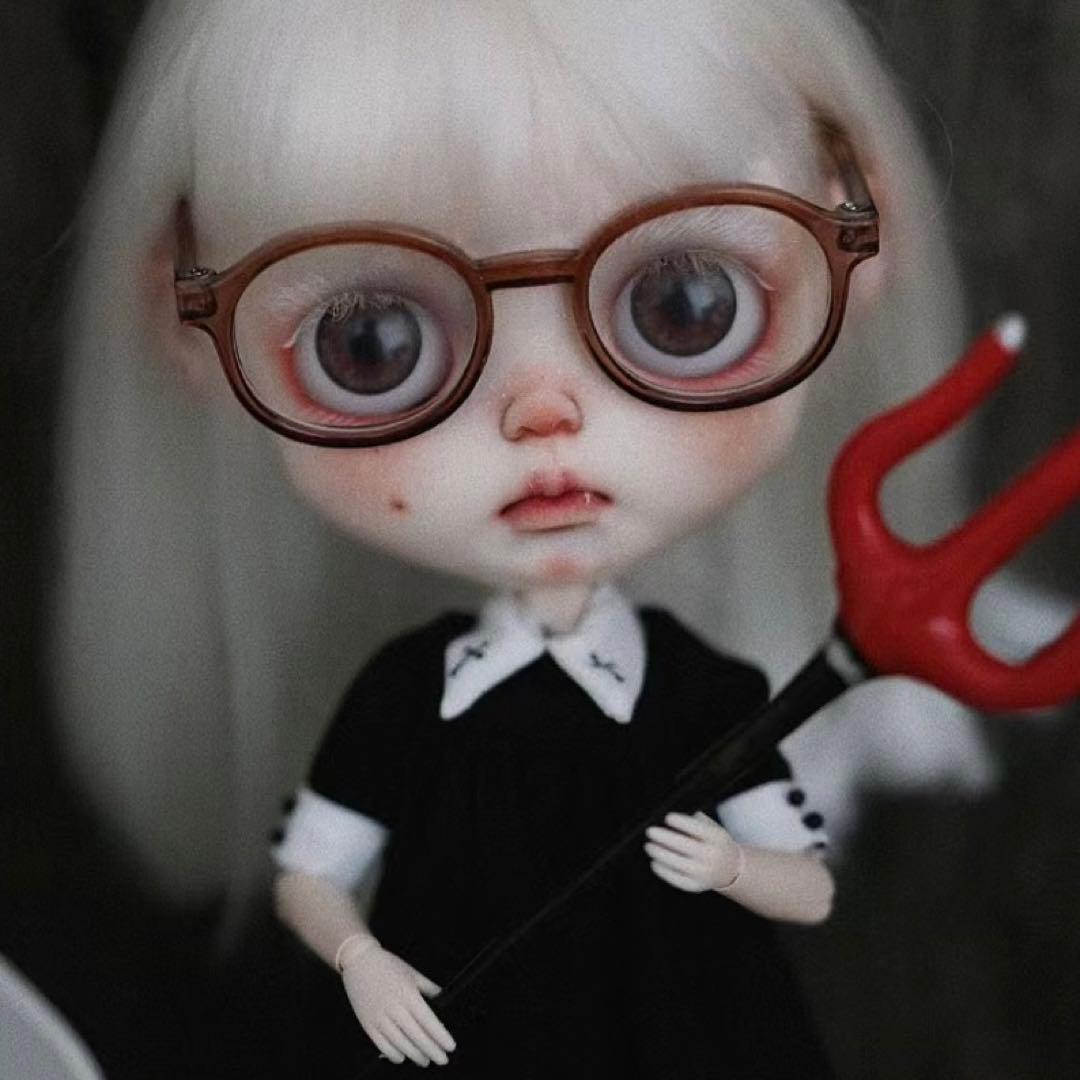 カスタムブライス 幼い かわいい 海外作家様 吸血鬼 Yuliちゃん アルビノ