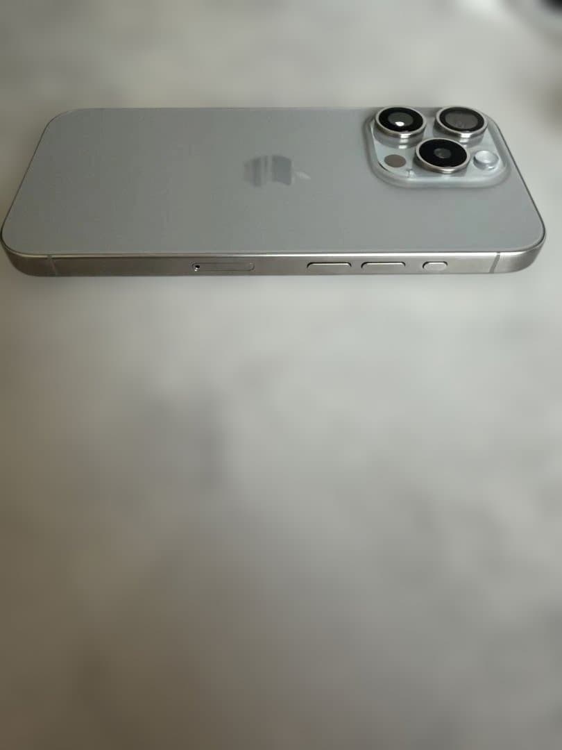 【純正ケース付】iPhone 15 Pro ナチュラルチタニウム 128GB