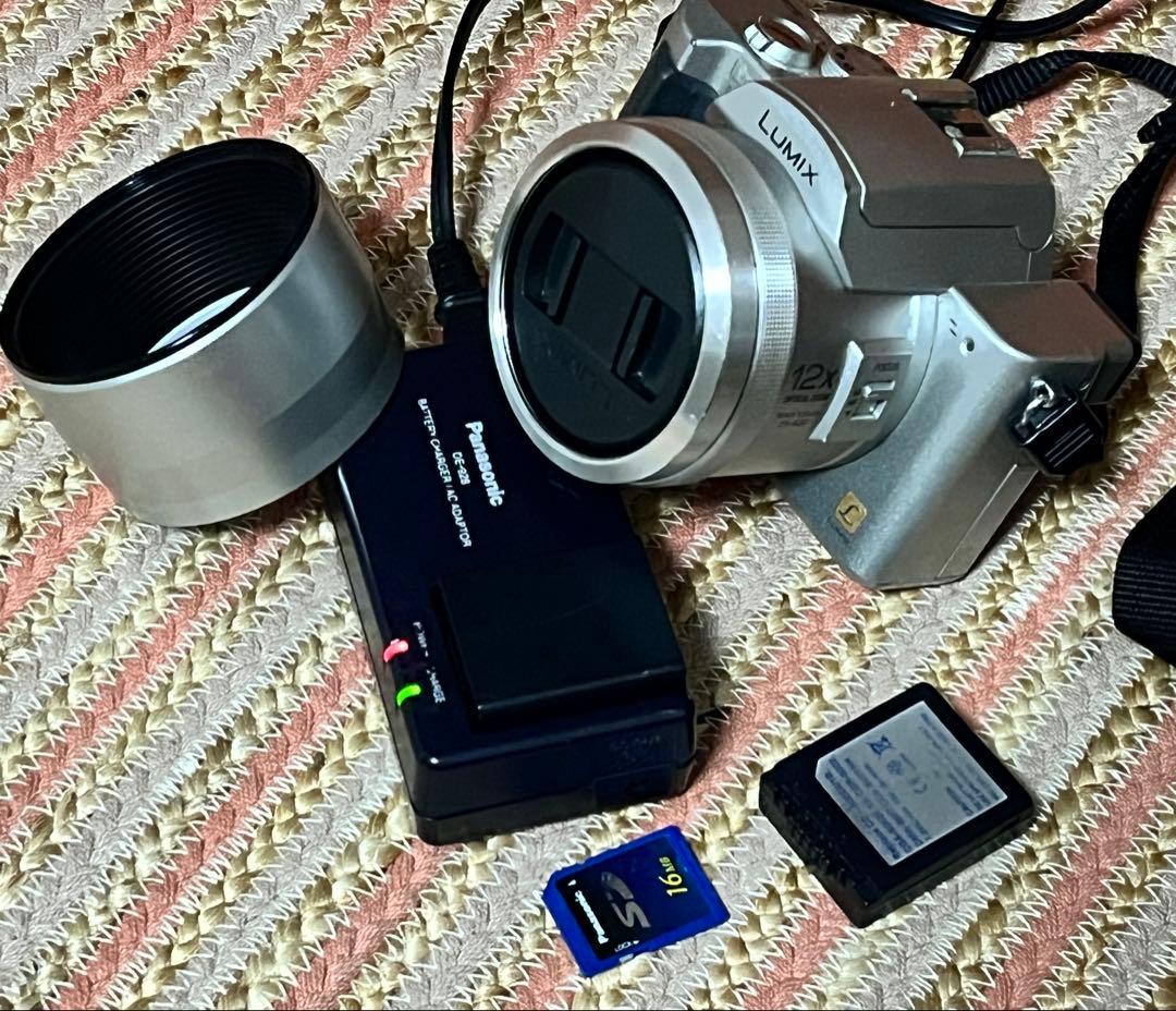 Panasonic LUMIX デジタル一眼レフ 本体と付属品DMC-FZ10