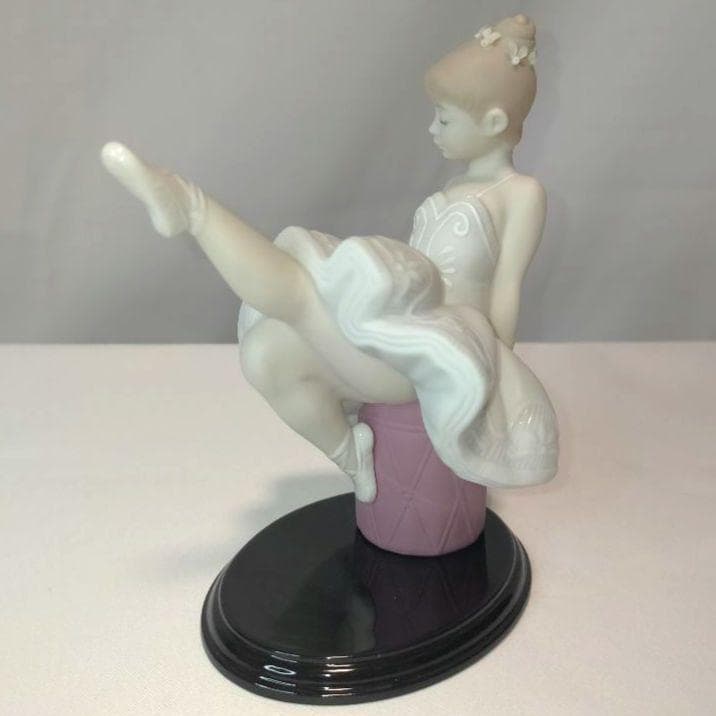 【美品】リヤドロ (LLADRO) 上手にできるかな 9335 少女 バレリーナ